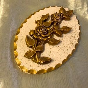 Vintage beautiful wall art.3D roses & leafs on it.